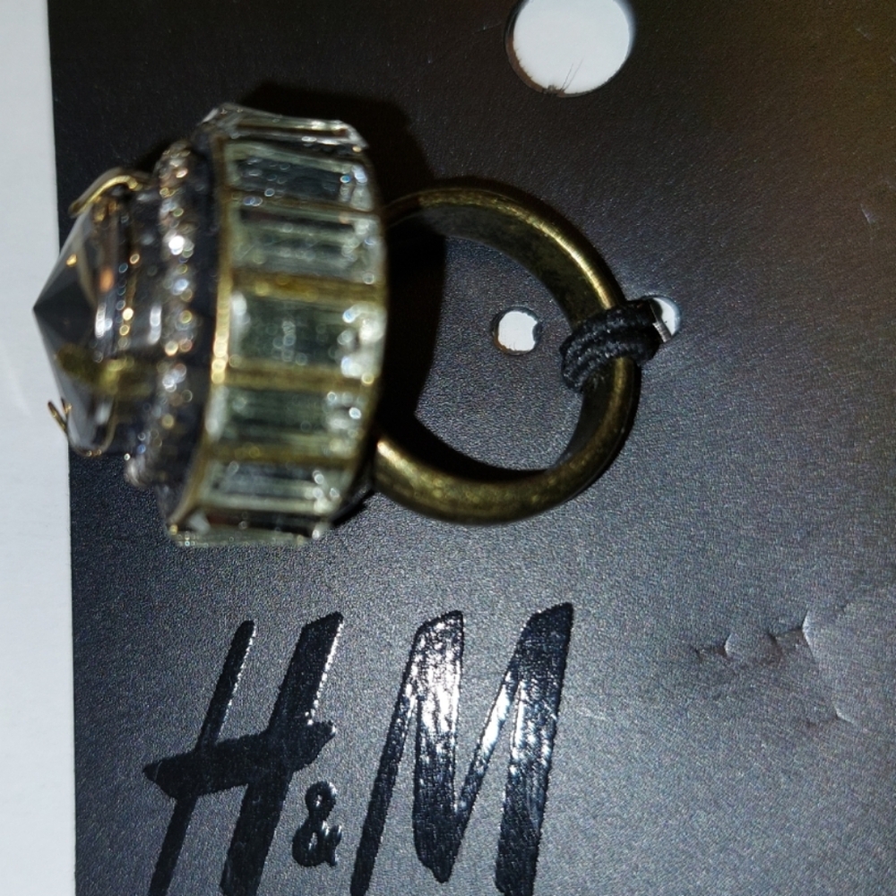 H&M Ring Chunky Rhinestone Cocktail Sparkly Statement - Picture 2 of 3